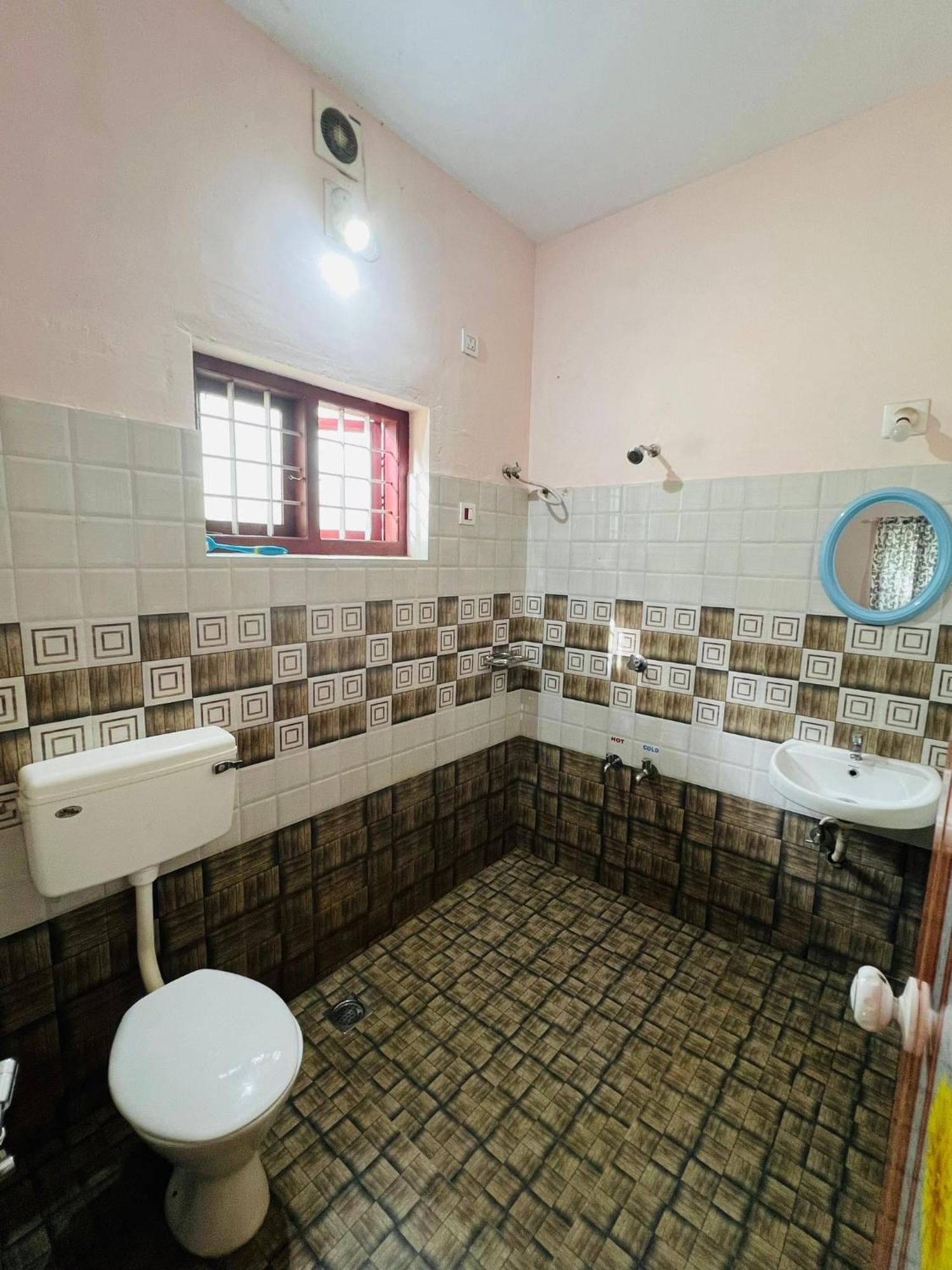 Villa Kadampil Bliss à Maraiyūr Extérieur photo